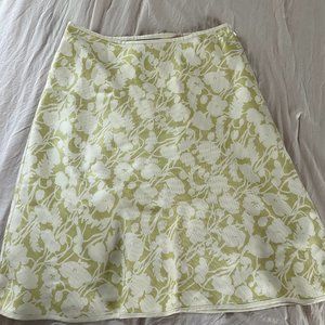 Ann Taylor Petite Pencil Skirt with white flowers on light green SIZE - PETITE 4